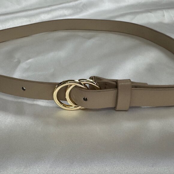 NWOT Women's Tan Belt with Gold Buckle - Picture 2 of 4